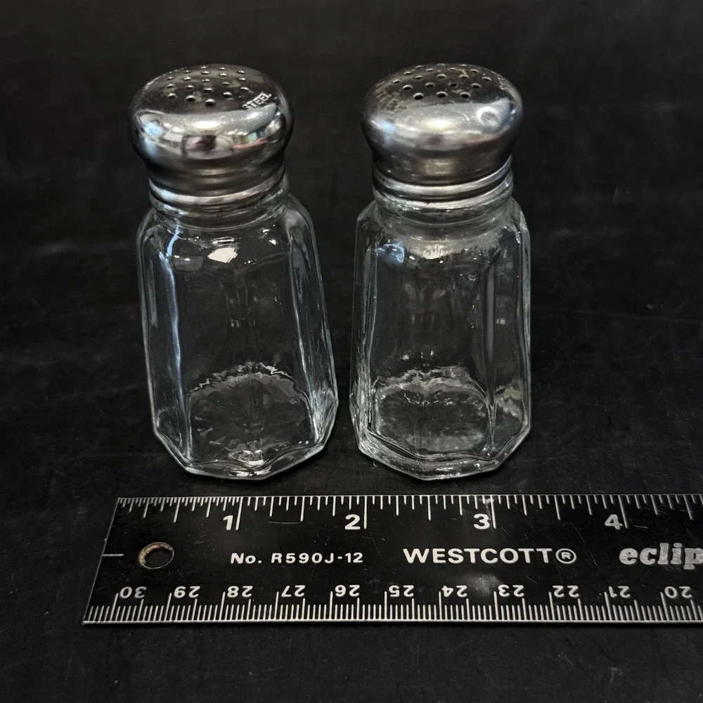 Clear‎ Glass Salt & Pepper Shaker Set w Stainless Steel Lids Marked B